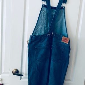 Ladies NWT Levi’s full length Overall